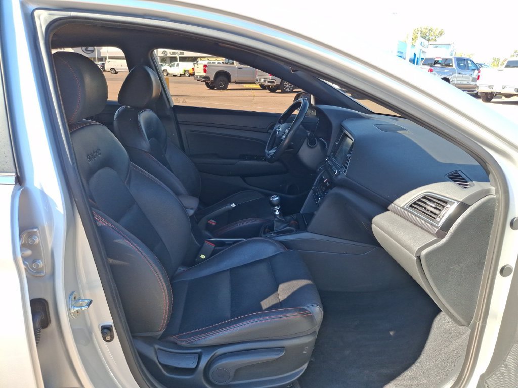 Used 2017 Silver Hyundai Sport image 26