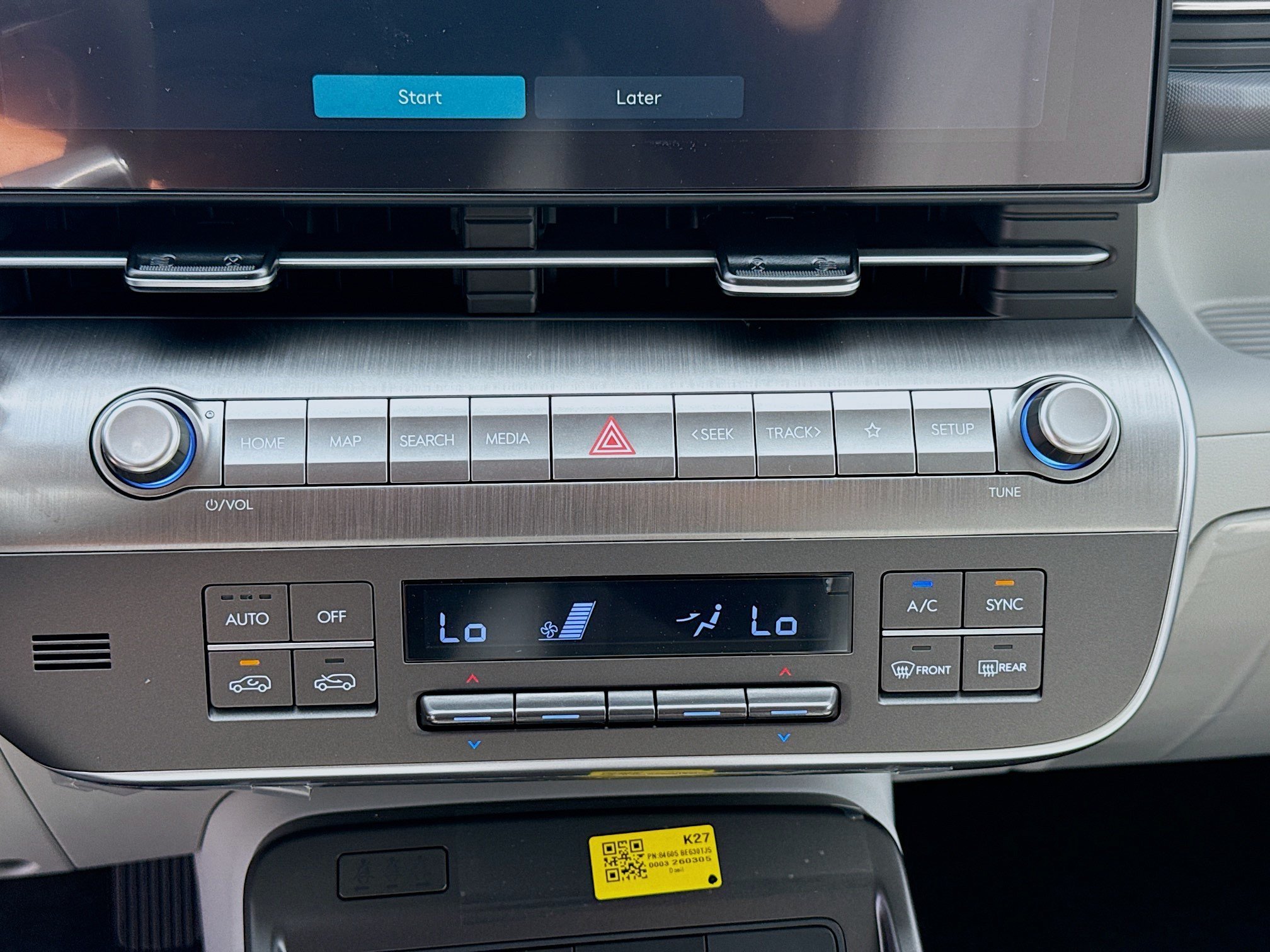 New 2026 Atlas White Hyundai SEL Premium FWD image 33