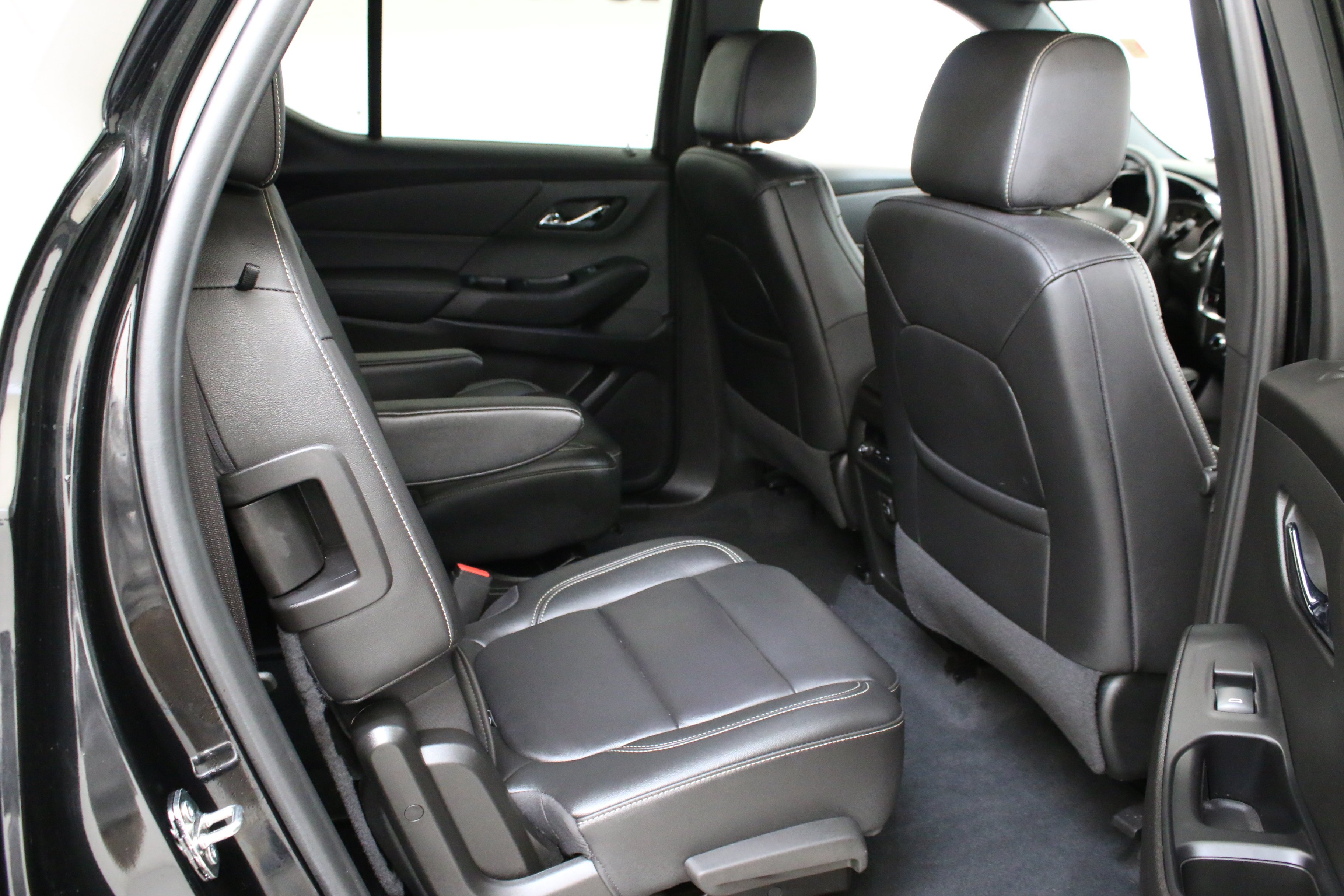 Used 2023 Mosaic Black Metallic Chevrolet LT Leather image 28