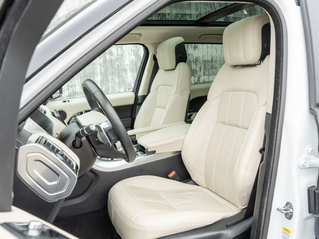 Used 2022 White Land Rover HSE Silver Edition image 20