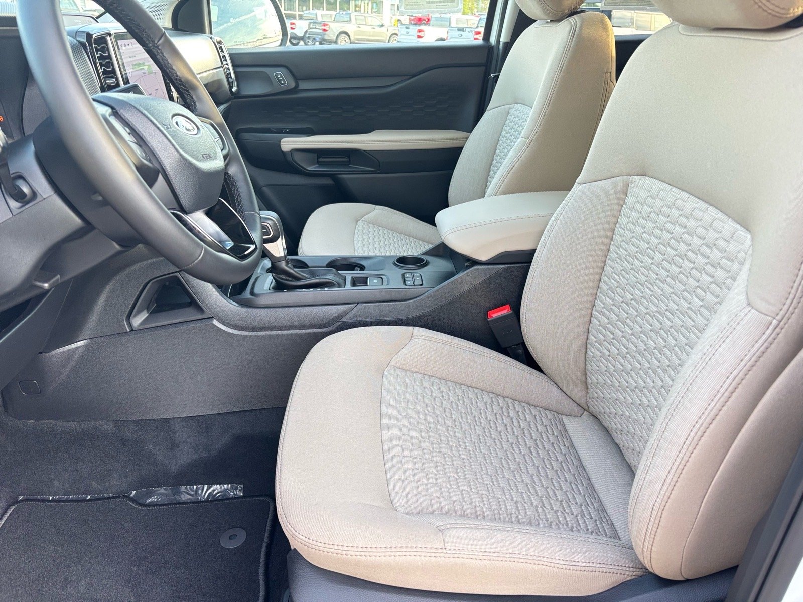 New 2026 Oxford White Ford XLT image 9