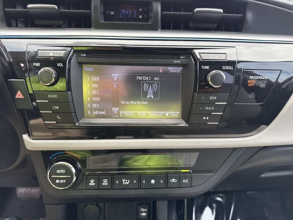Used 2014 Red Toyota LE image 28