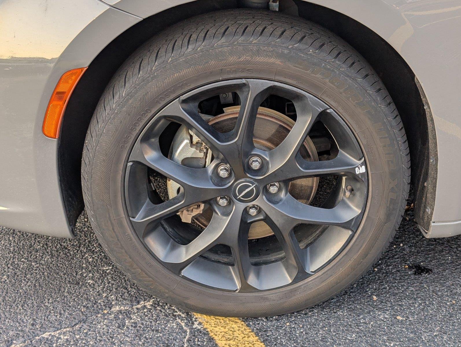Used 2025 Ceramic Gray Clearcoat Chrysler Limited image 10