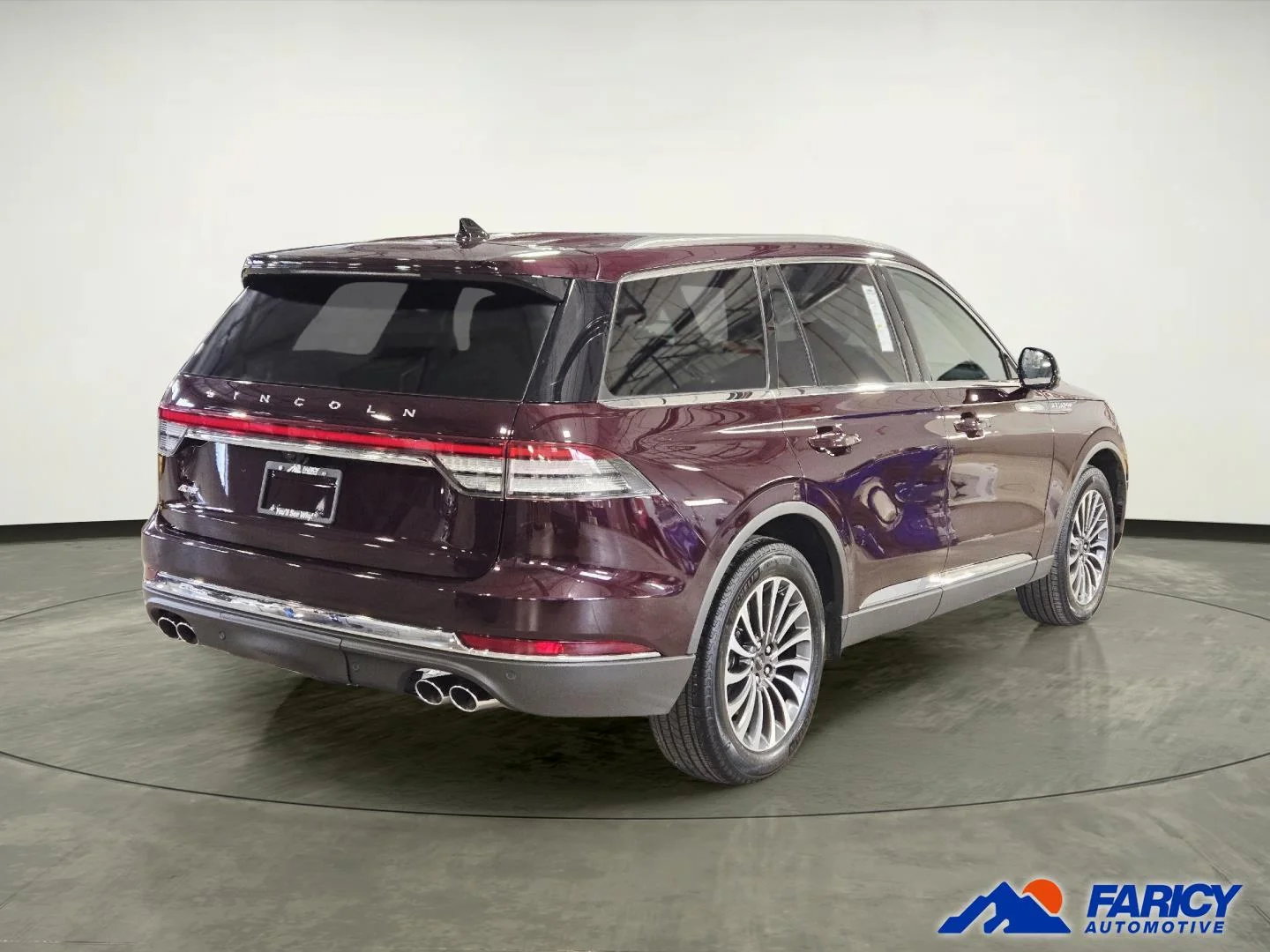 Used 2024 Diamond Red Metallic Tinted Clearcoat LINCOLN RESERVE image 5