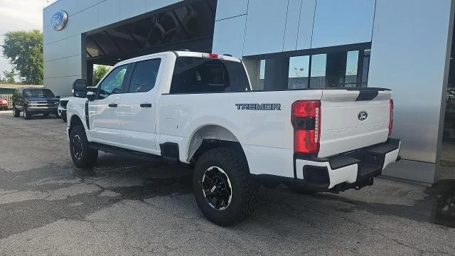New 2027 Oxford White Ford XL 4WD image 25