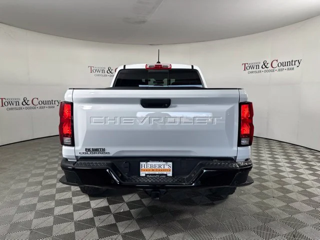 Used 2025 White Chevrolet Trail Boss image 8