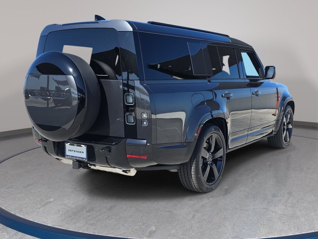 New 2026 Carpathian Grey Land Rover X-Dynamic SE image 5