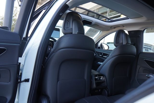 Certified Used 2025  Mercedes-Benz E 350 image 27