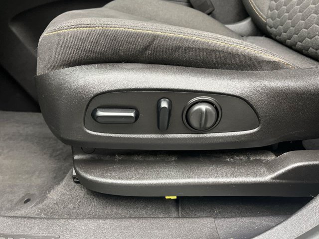 Used 2018 Summit White Chevrolet LT image 9