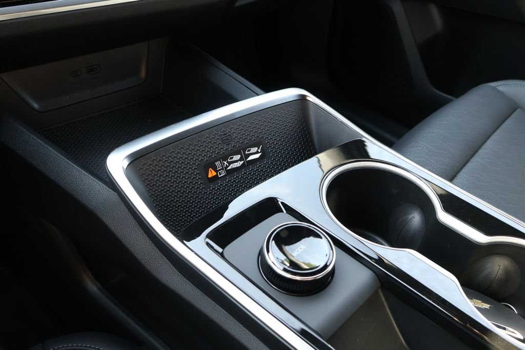 2027 Chevrolet Equinox LT - Photo 33