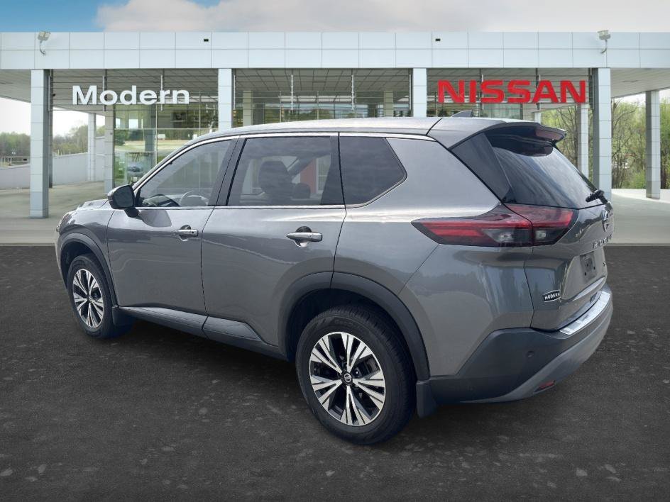 Used 2021 Gun Metallic Nissan SV image 3