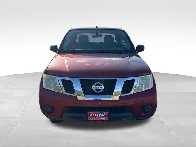 Used 2016 Red Nissan SV image 2