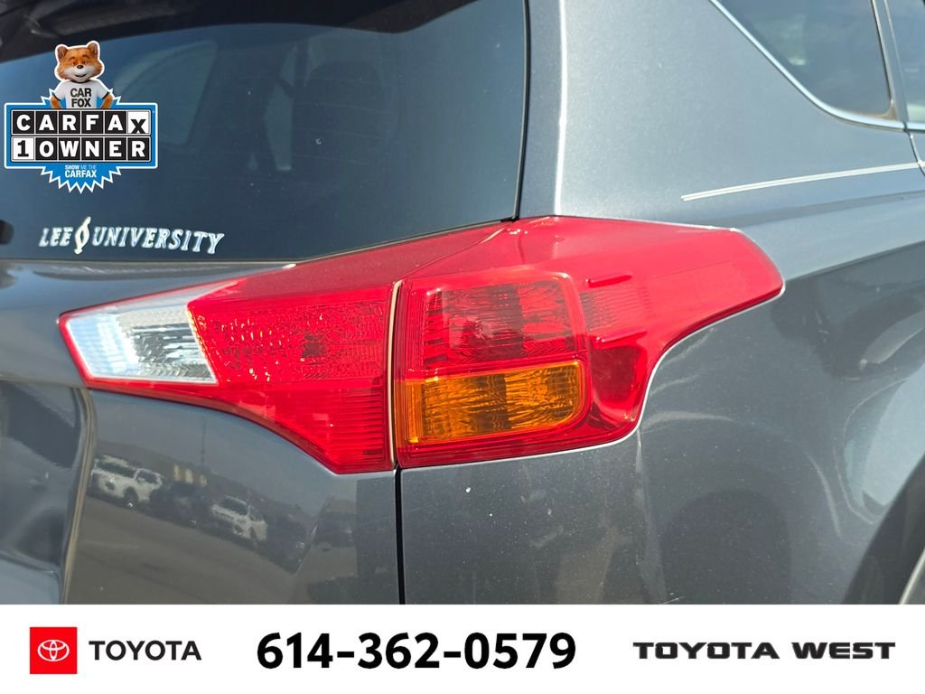 Used 2015 Gray Toyota XLE image 9