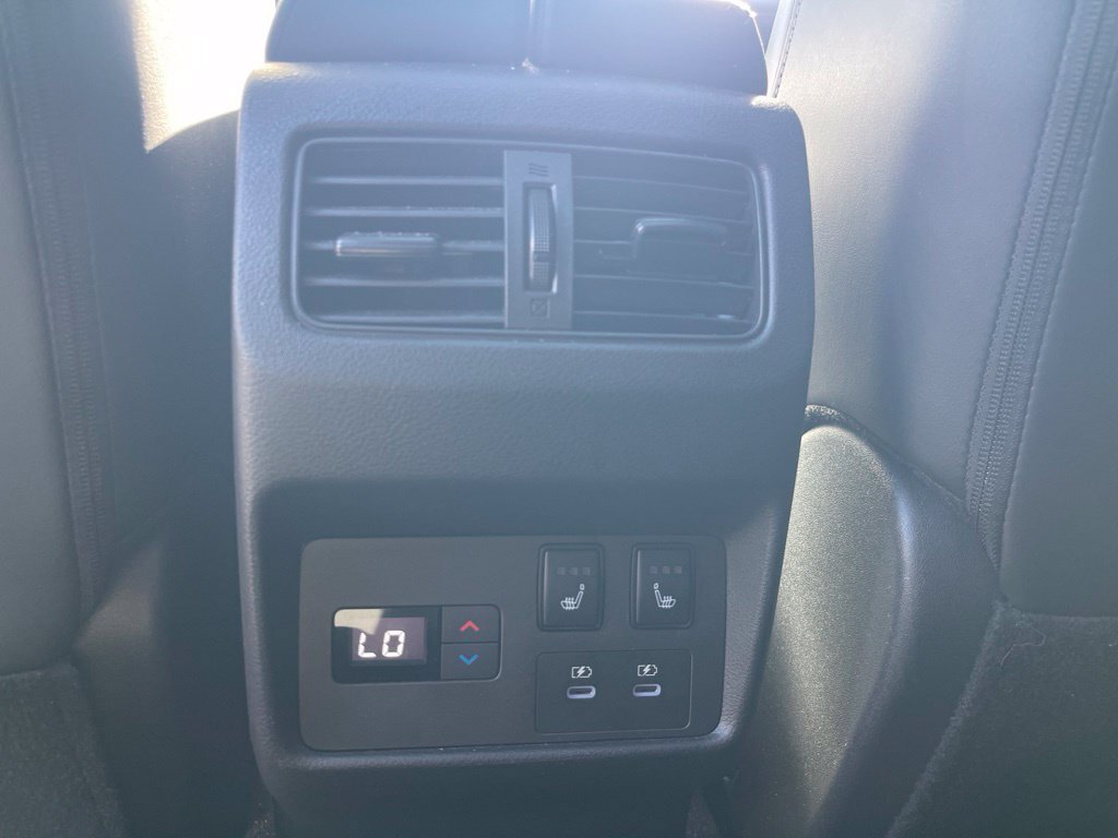Used 2024 Black Nissan Platinum image 11