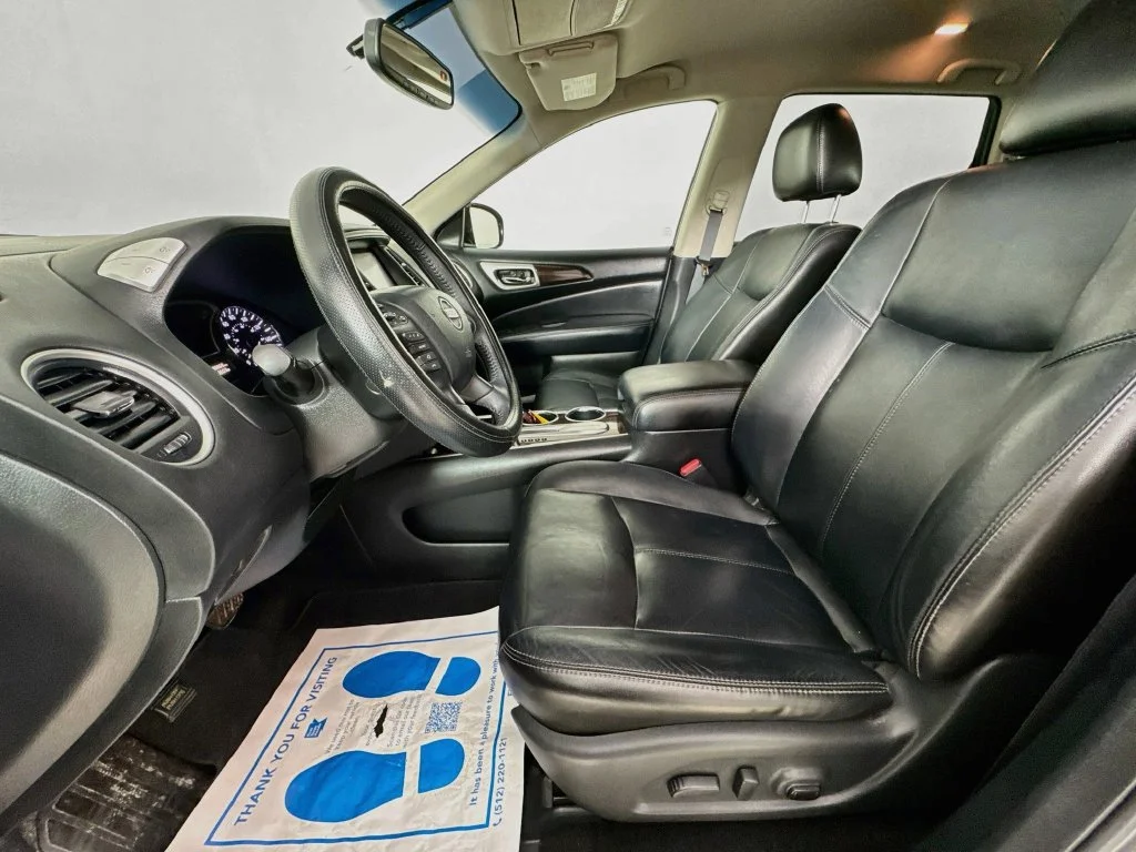 Used 2013 Dark Slate Nissan SL image 26