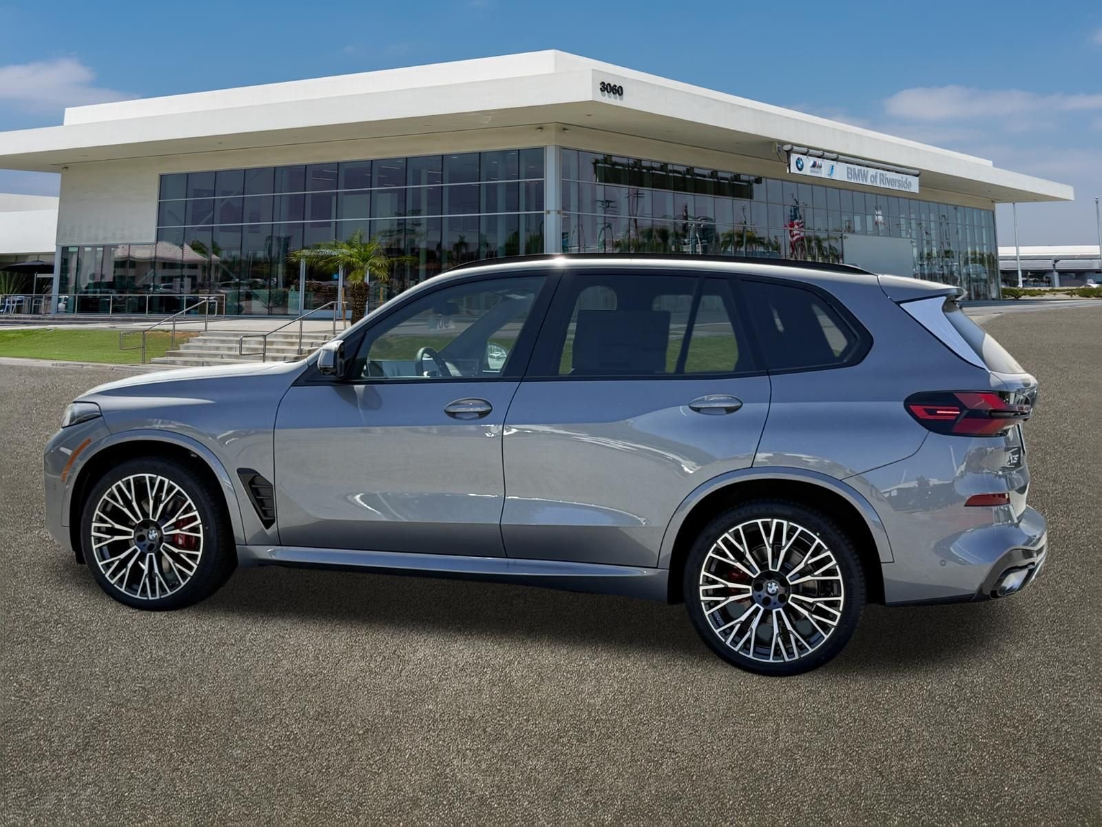 New 2026 Skyscraper Grey Metallic BMW sDrive40i image 7