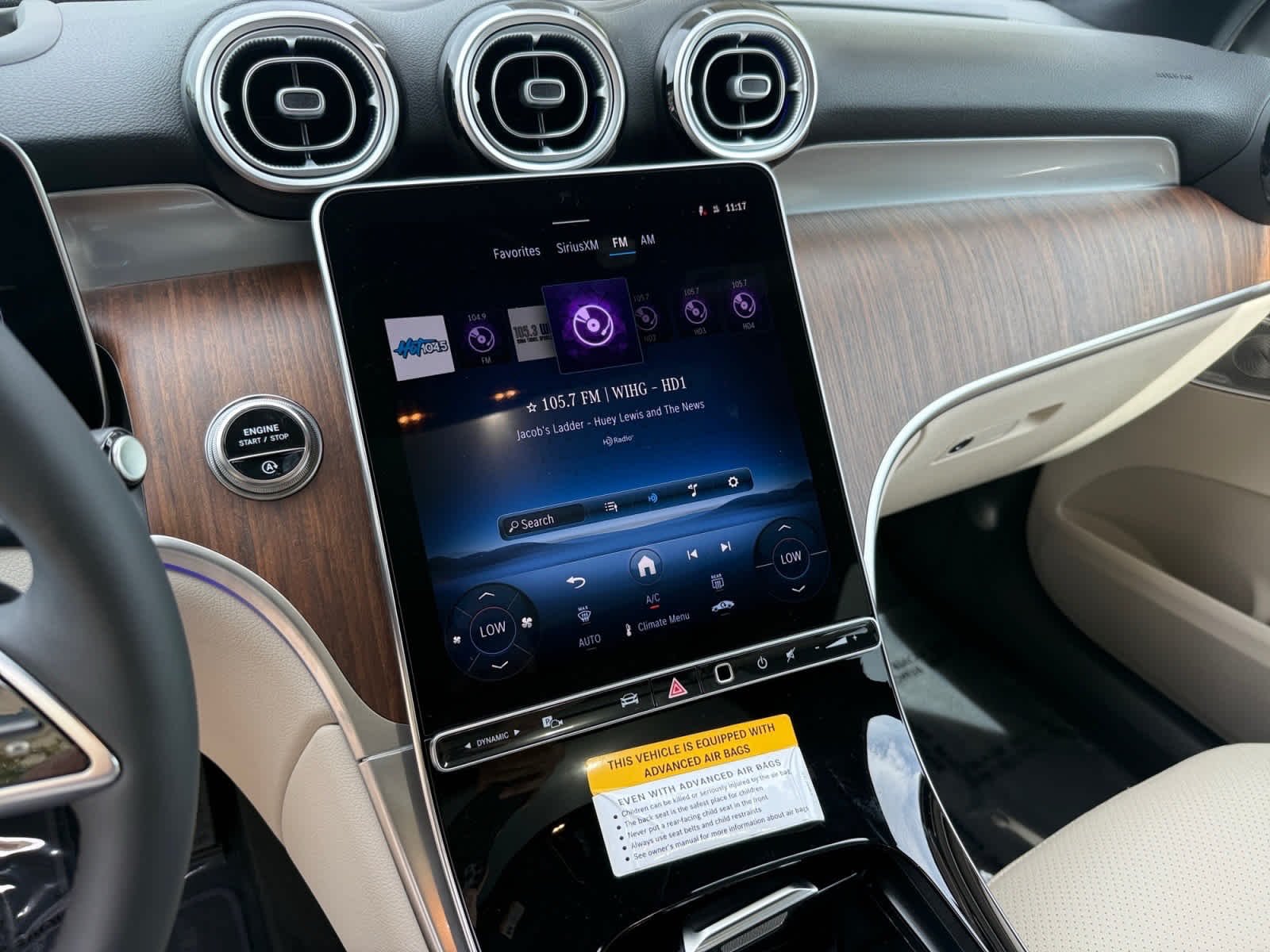 New 2026 Polar White Mercedes-Benz GLC 300 image 18