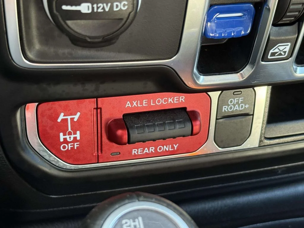 Used 2023 Black Jeep Mojave image 30