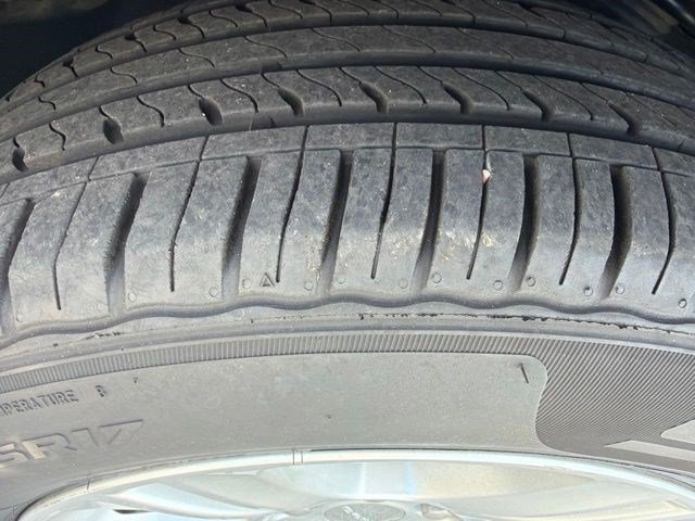 Used 2023 Granite Pearlcoat Dodge SXT image 9