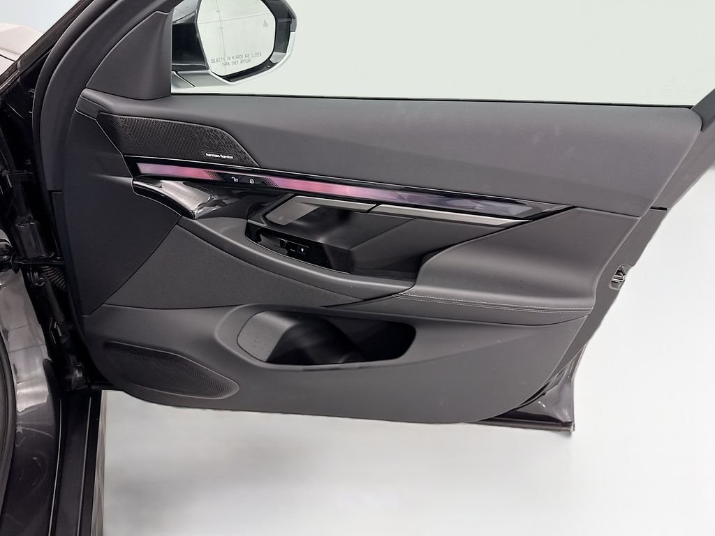 2026 BMW i5 40 - Photo 24
