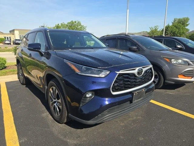 2021 Toyota Highlander XLE 4x4 V6's photo