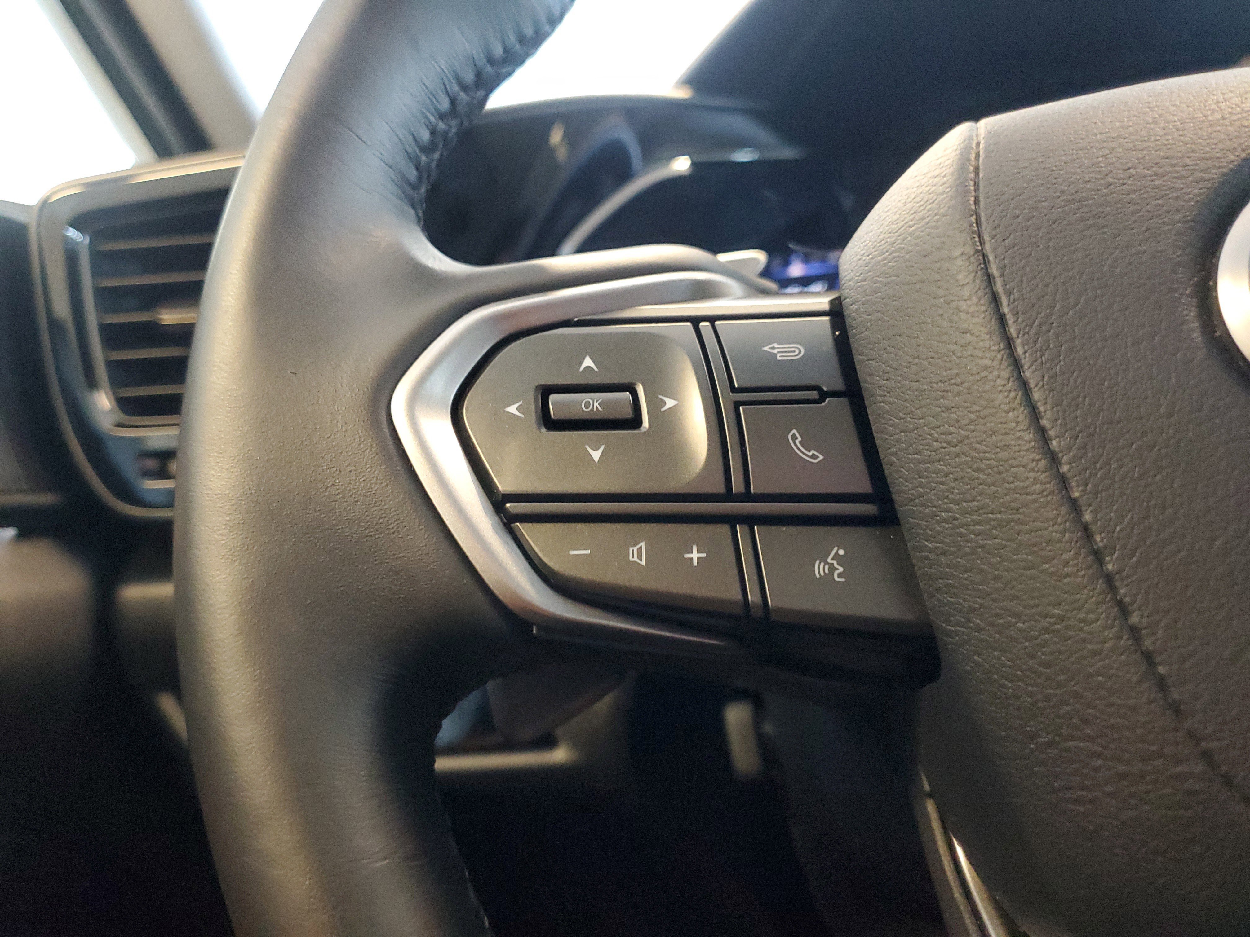 Used 2024 Eminent White Pearl Lexus NX 250 Premium image 27