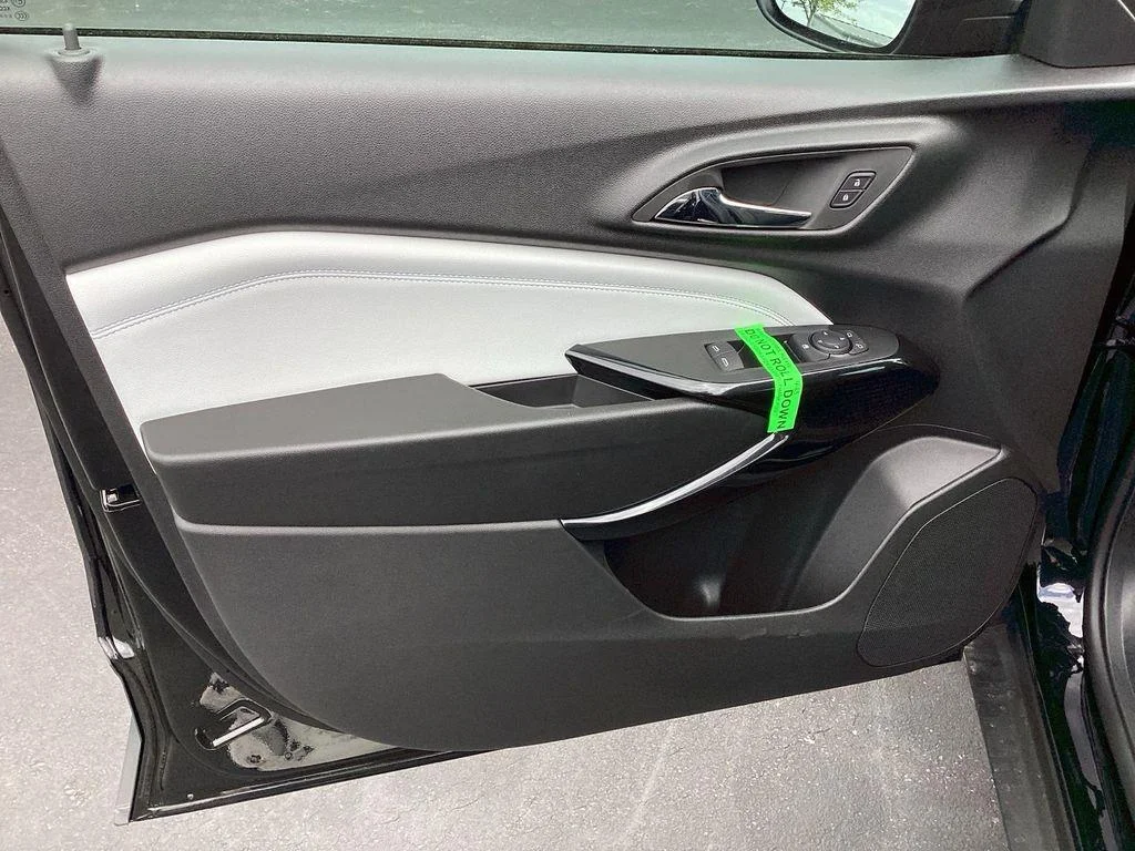 New 2026 Mosaic Black Metallic Chevrolet LT image 21