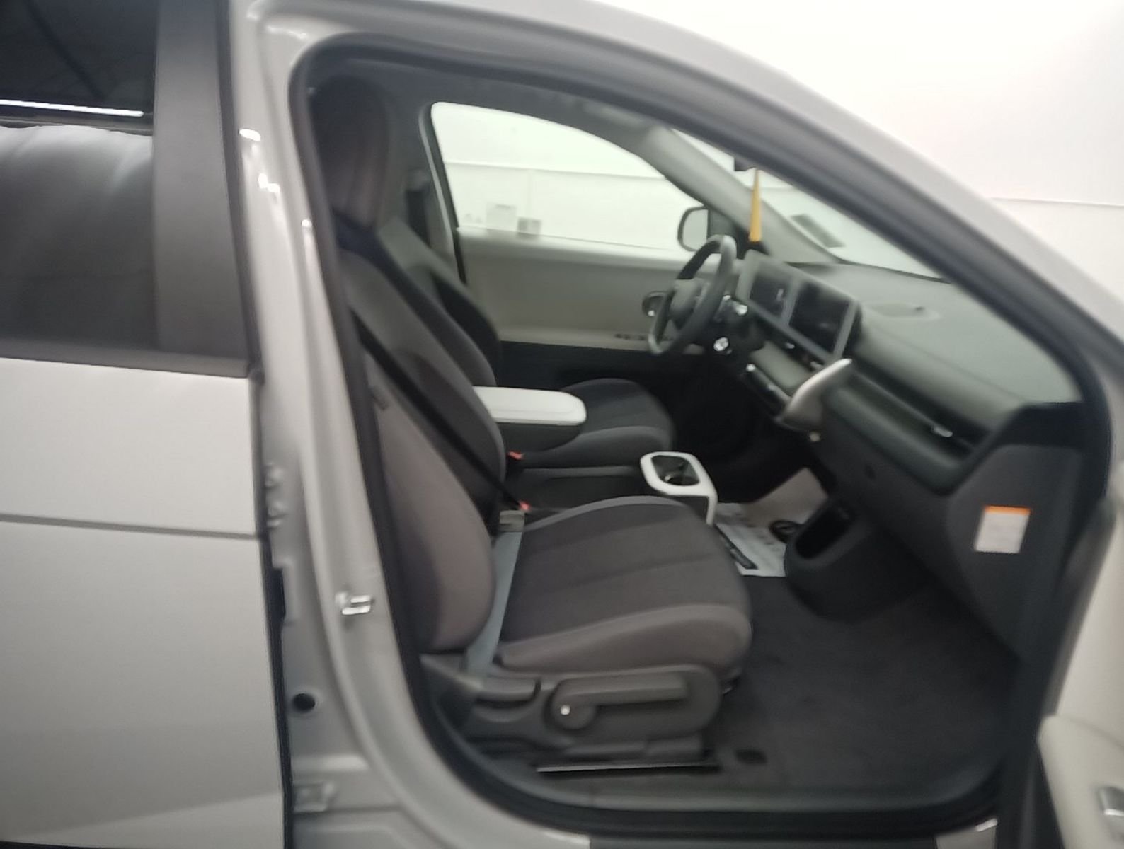 Used 2024 Gray Hyundai SEL image 8