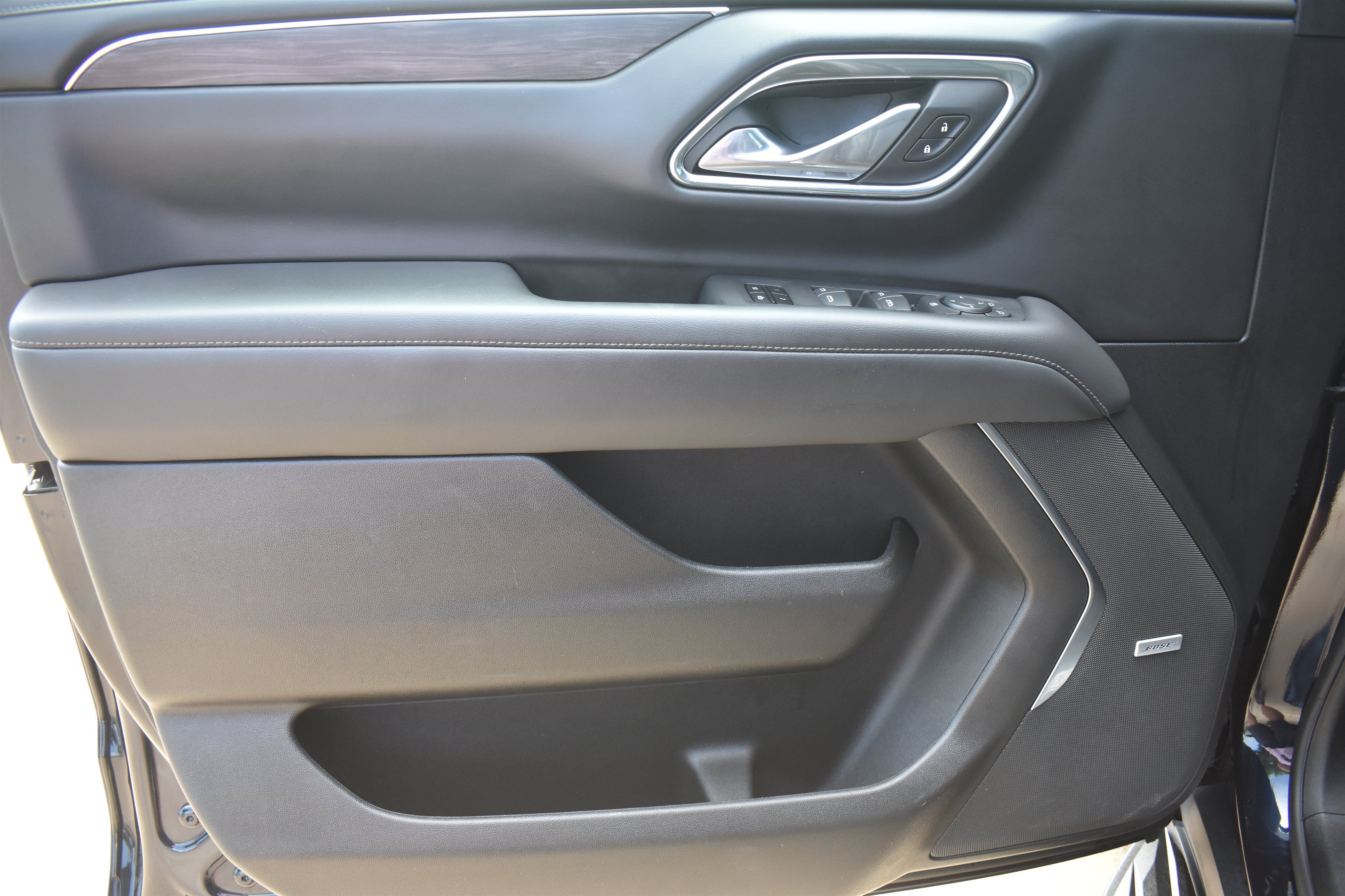 2023 Chevrolet Suburban LT - Photo 11