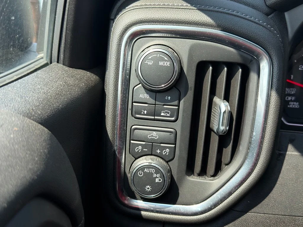 Used 2020 Blue Chevrolet LT image 16