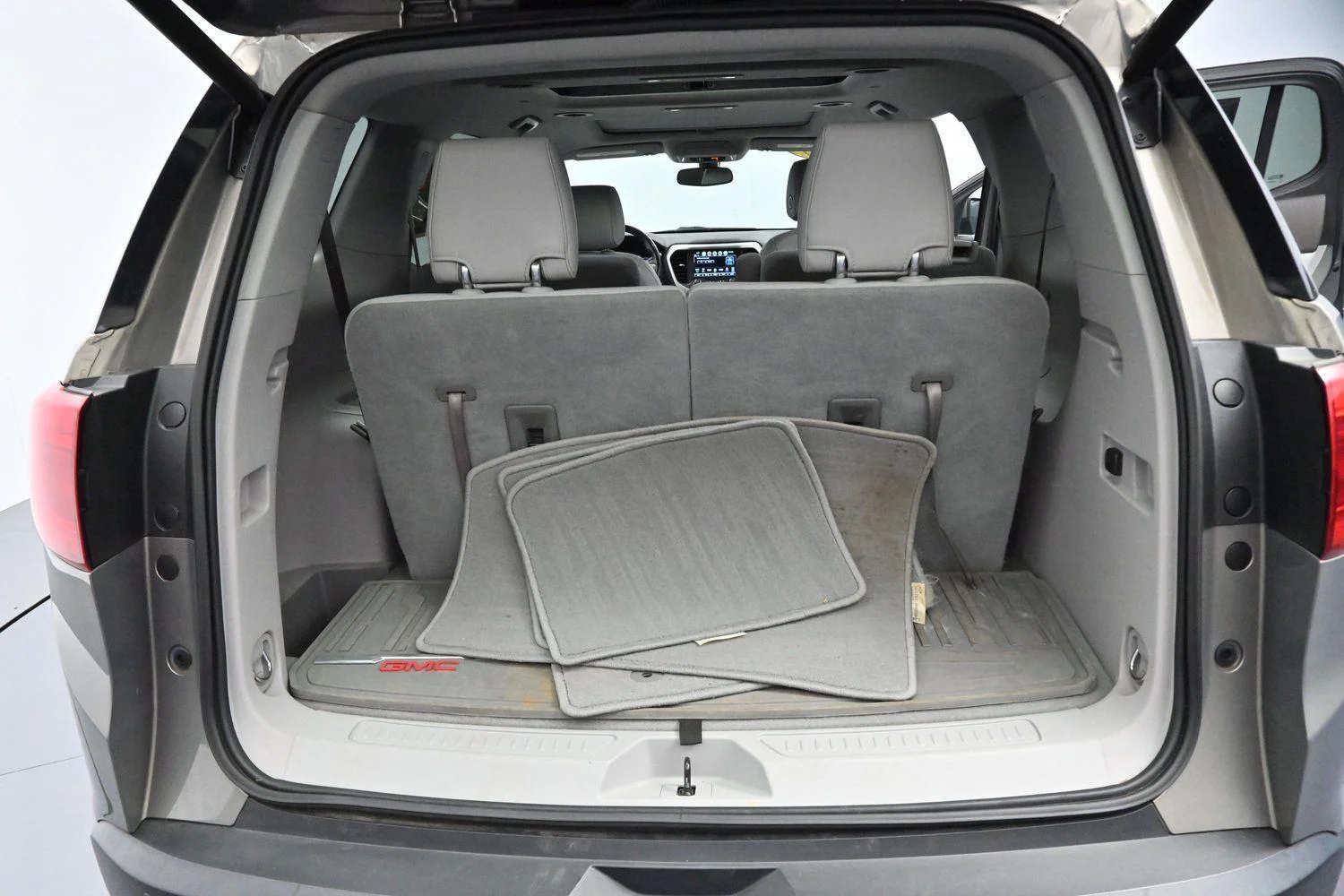 Used 2019 PEPPERDUST METALLIC GMC SLT image 9