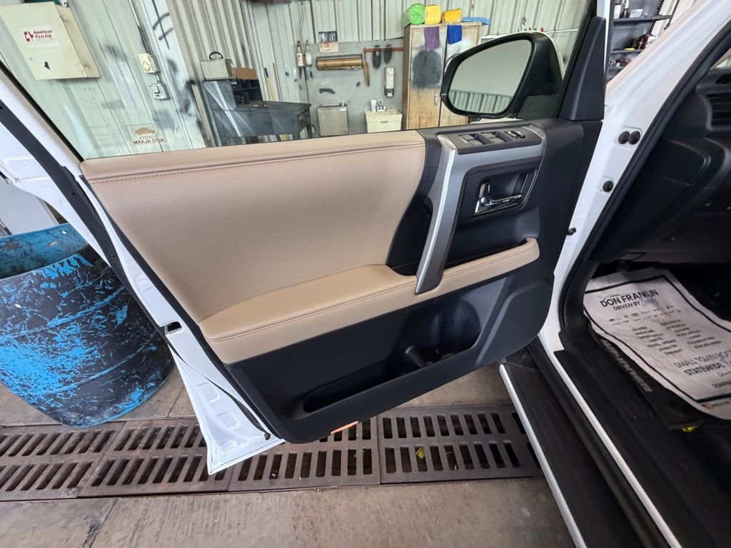 Used 2018 White Toyota SR5 Premium image 10