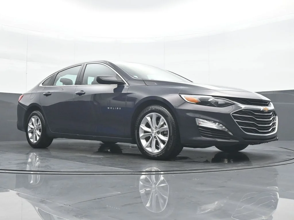 Used 2025 Black Chevrolet LT image 33