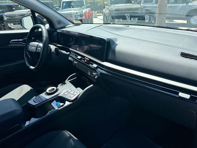 New 2026 Fusion Black Kia LX image 27