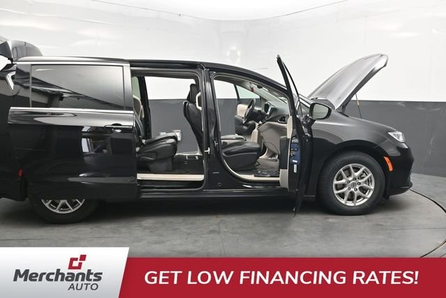 Used 2024 Black Chrysler Touring L image 48