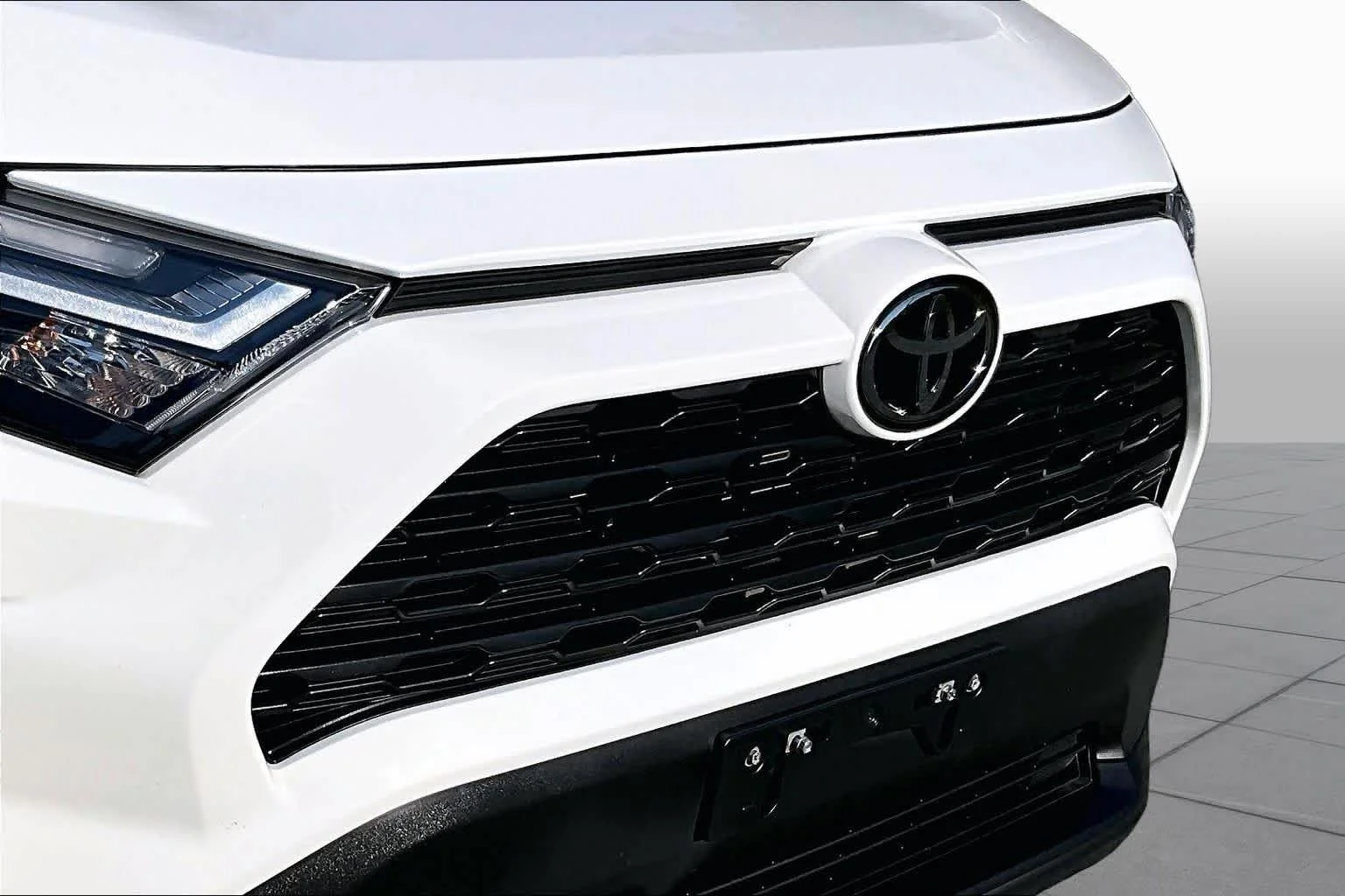 Certified Used 2023 Ice Cap Toyota LE image 30