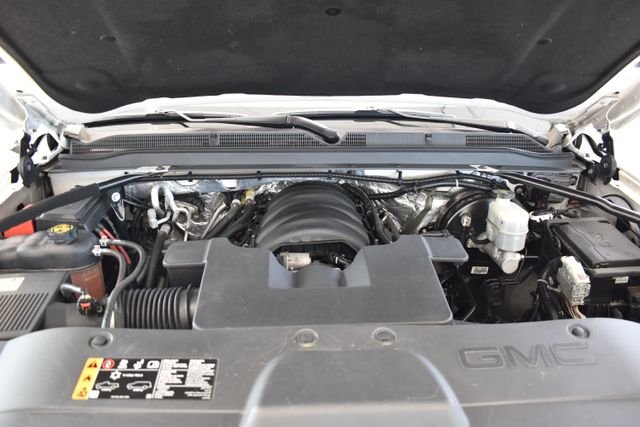 Used 2018 White GMC Denali image 31