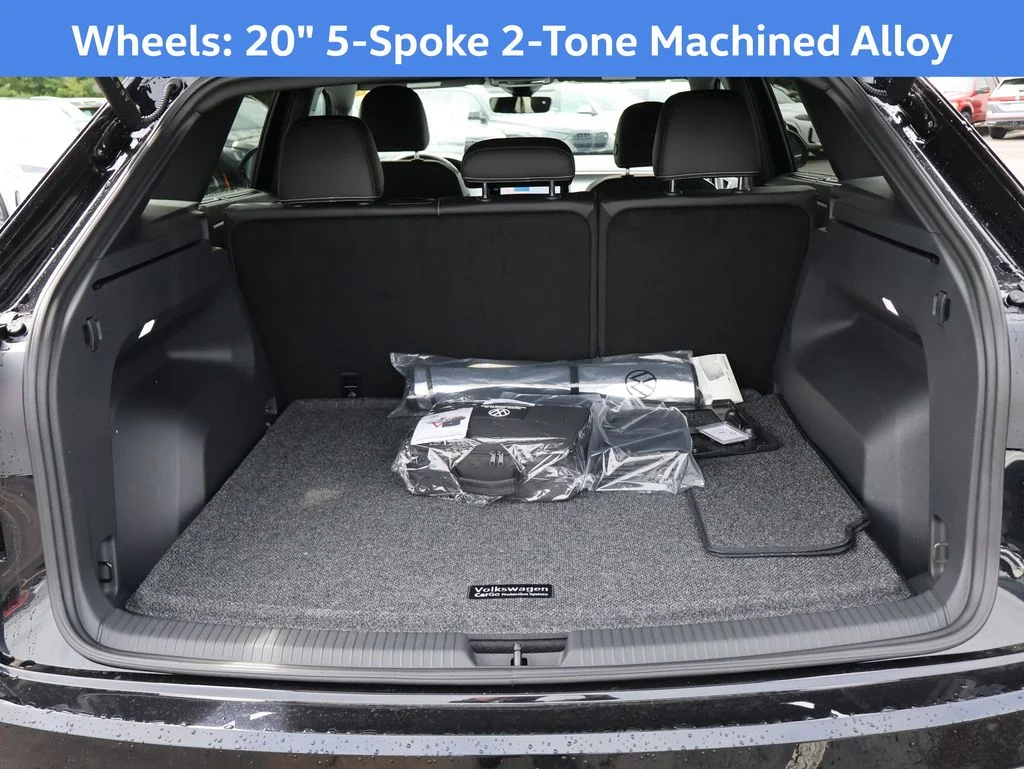 New 2026 Black Volkswagen 2.0T SE w/Technology image 15