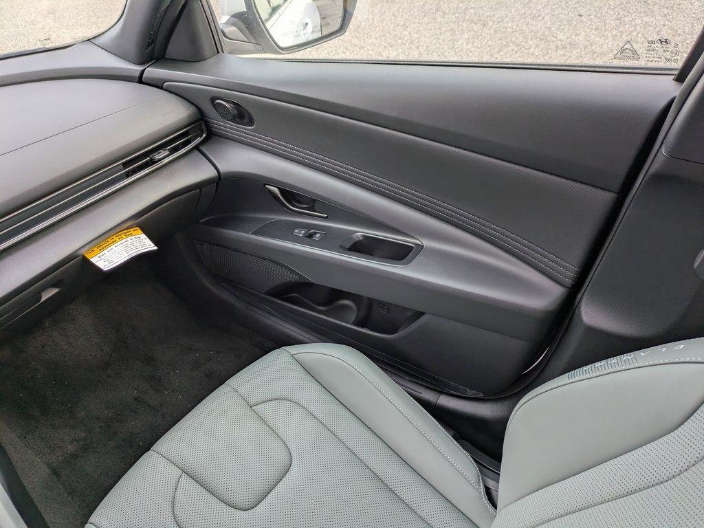 New 2025 White Hyundai Limited image 16