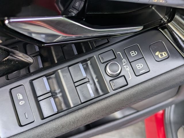 Used 2022  Land Rover Dynamic image 20