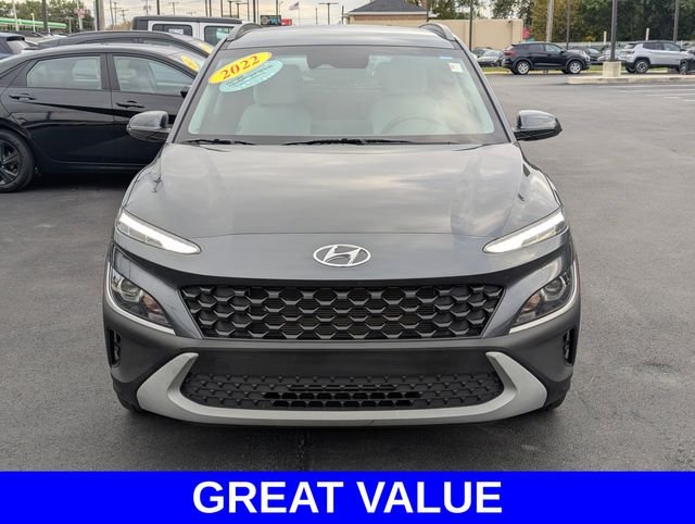 2022 Hyundai Kona SEL photo 2