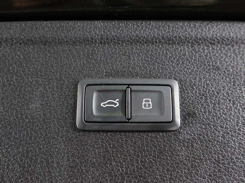 Used 2020 Brilliant Black Audi 45 Premium image 19