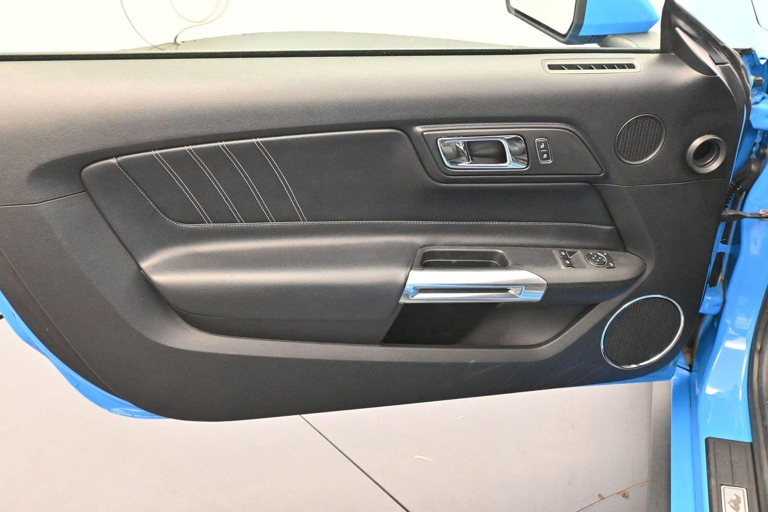 Used 2017 Grabber Blue Ford GT Premium image 10