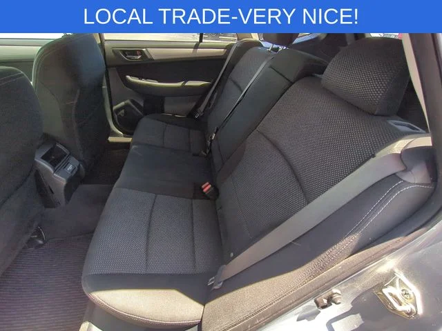 Used 2018 Silver Subaru 2.5i Premium image 30