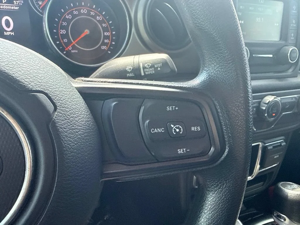 Used 2019  Jeep Sport image 13