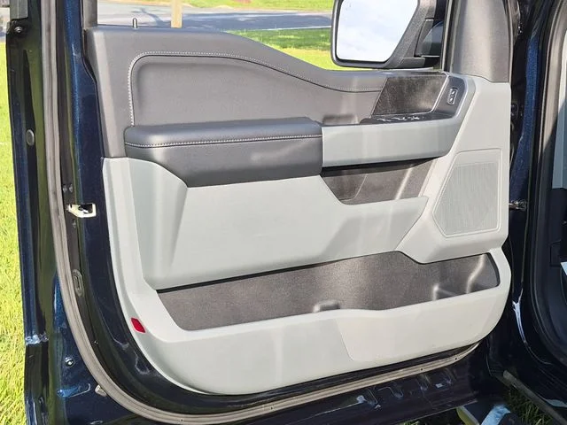 Used 2023 Blue Ford XLT image 19