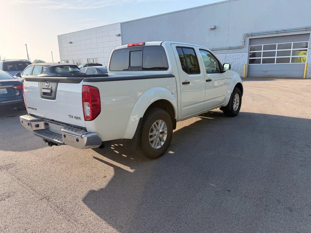 Used 2016 Glacier White Nissan SV image 4