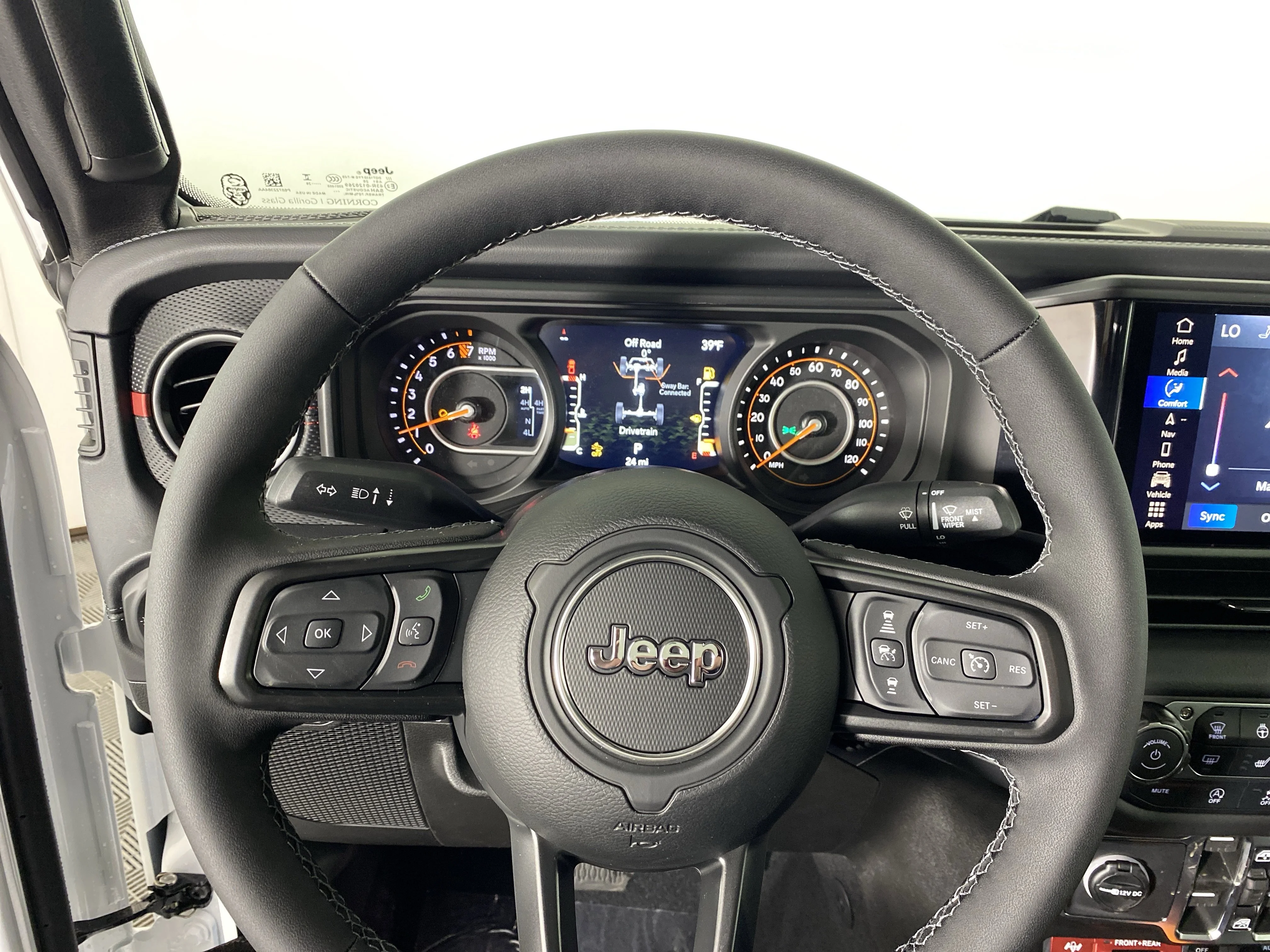New 2026 Bright White Clear-Coat Exterior Paint Jeep Rubicon X image 18