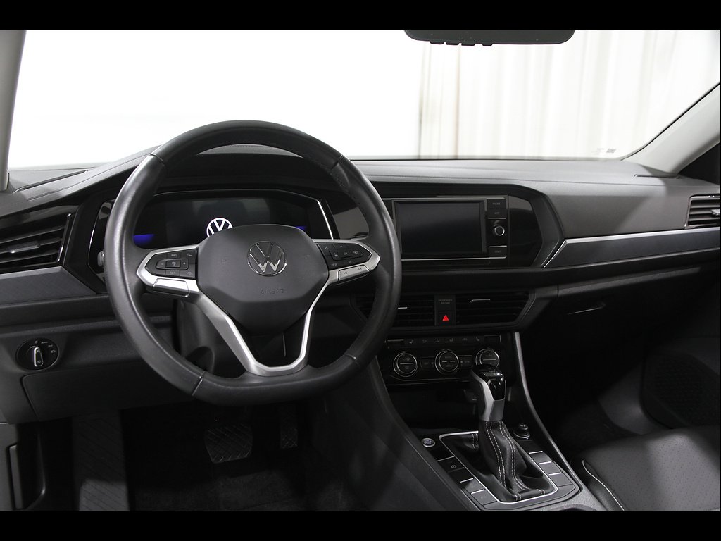 Used 2024 Opal White Pearl Volkswagen SE image 6