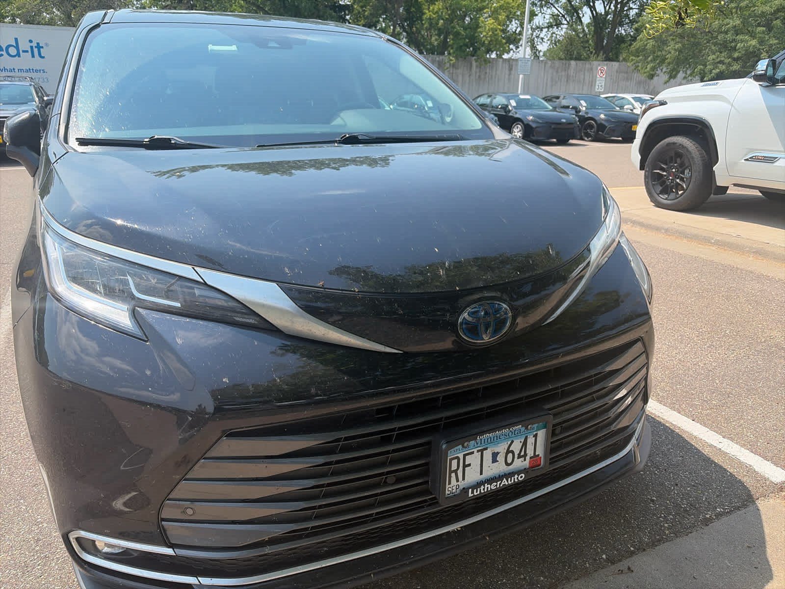 Used 2022 Toyota Sienna Limited with VIN 5TDZSKFC2NS040941 for sale in Golden Valley, Minnesota